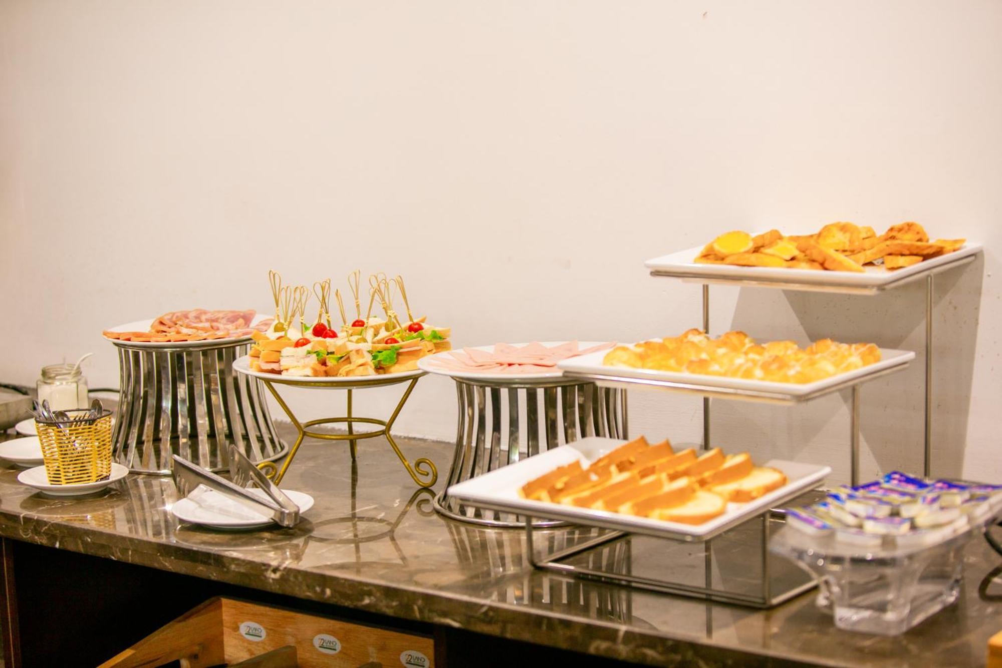 Sunny 22Land Residence Hotel 2 Hanoi Bagian luar foto